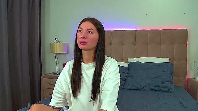 Snapshot of AlexandraBloom chatting on September 29, 2025, 6:13 pm AlexandraBloom online show from September 29, 2025, 6:13 pm