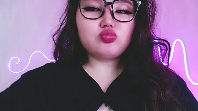 Snapshot of amina_moonlightt chatting on July 11, 2026, 5:13 pm amina moonlightt online show from July 11, 2026, 5:13 pm