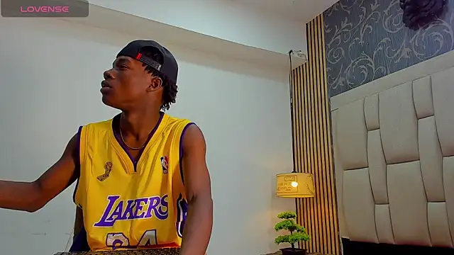 Snapshot of chimi88 chatting on March 10, 2025, 11:34 am chimi88 online show from March 10, 2025, 11:34 am