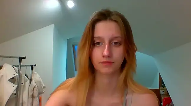 Snapshot of LUNA_delight chatting on December 2, 2024, 2:36 pm LUNA delight online show from December 2, 2024, 2:36 pm