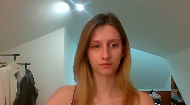 Snapshot of LUNA_delight chatting on January 22, 2025, 5:49 pm LUNA delight online show from January 22, 2025, 5:49 pm