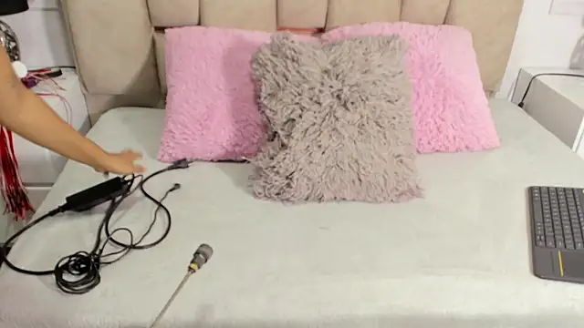 Snapshot of natalyclauss_ chatting on March 19, 2025, 9:05 pm natalyclauss online show from March 19, 2025, 9:05 pm