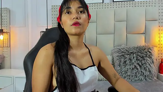 Snapshot of natalyclauss_ chatting on March 7, 2025, 10:10 pm natalyclauss online show from March 7, 2025, 10:10 pm