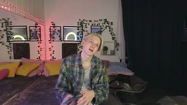 Ron Vils online show from March 21, 2025, 3:02 pm