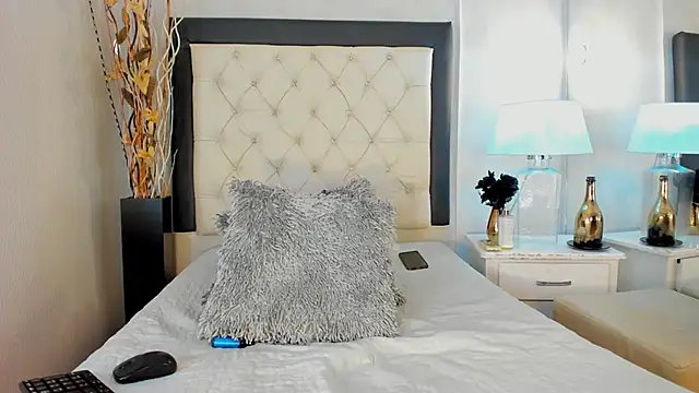 GaleHodge online show from October 13, 2025, 1:02 pm