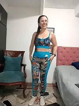 Snapshot of Venus-Wood chatting on October 14, 2025, 10:53 pm Venus-Wood online show from October 14, 2025, 10:53 pm