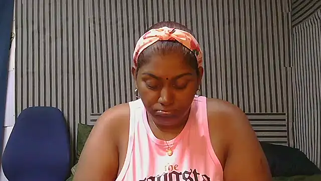 Snapshot of indiansuga chatting on December 18, 2025, 8:23 pm indiansuga online show from December 18, 2025, 8:23 pm