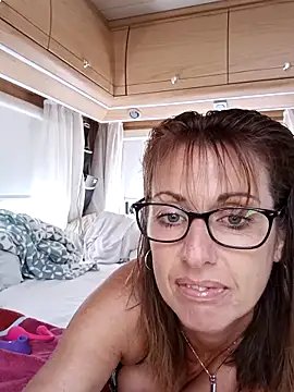 misslynexxx online show from April 22, 2026, 8:32 am