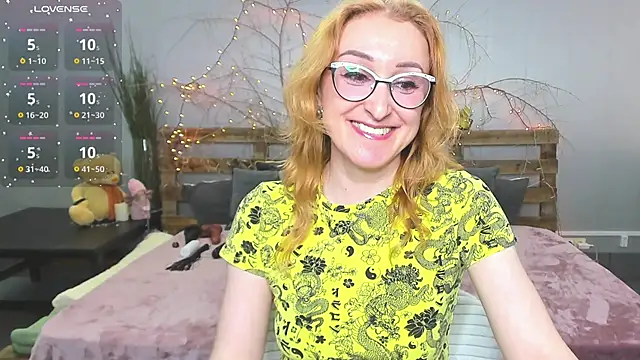 Snapshot of MadissonKiss chatting on March 17, 2025, 8:29 am MadissonKiss online show from March 17, 2025, 8:29 am