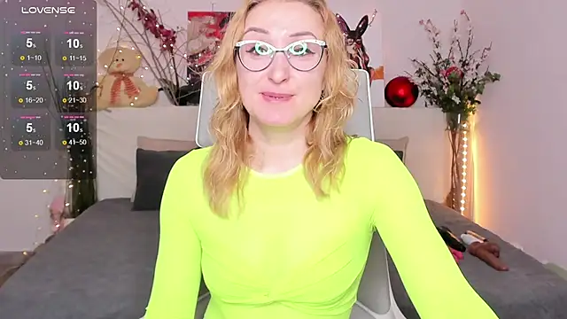 MadissonKiss online show from November 17, 2025, 1:09 am