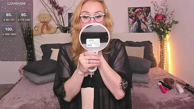Snapshot of MadissonKiss chatting on September 16, 2025, 2:12 am MadissonKiss online show from September 16, 2025, 2:12 am
