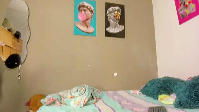 Snapshot of Lilybaudinx96 chatting on March 14, 2025, 5:05 am Lilybaudinx96 online show from March 14, 2025, 5:05 am