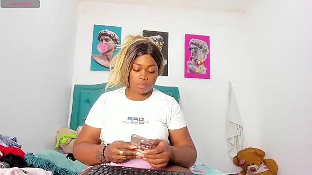 Lilybaudinx96 online show from February 12, 2026, 2:11 am