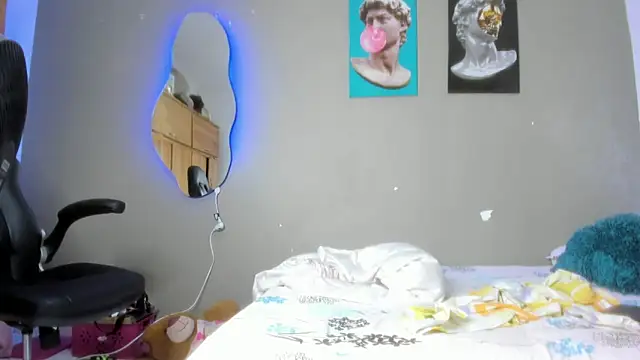 Snapshot of Lilybaudinx96 chatting on January 22, 2025, 3:31 am Lilybaudinx96 online show from January 22, 2025, 3:31 am