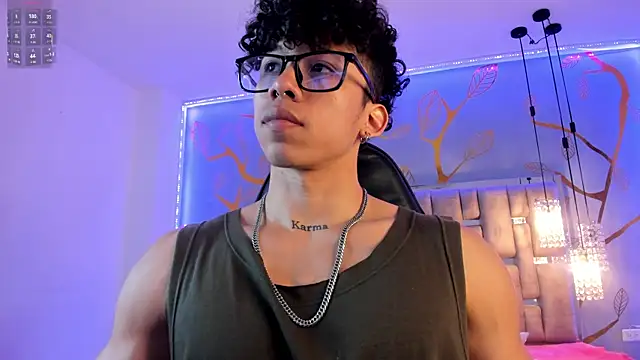 AkazaBoy  online show from September 15, 2025, 8:09 pm