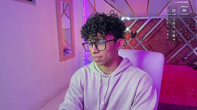 AkazaBoy  online show from March 5, 2025, 4:34 am