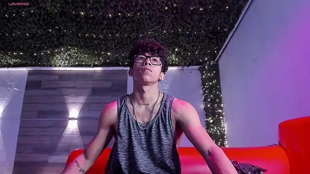 AkazaBoy  online show from March 22, 2025, 4:35 am