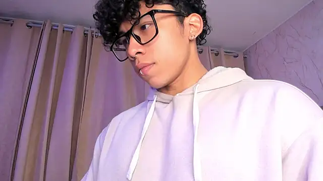 AkazaBoy  online show from January 9, 2026, 4:52 am