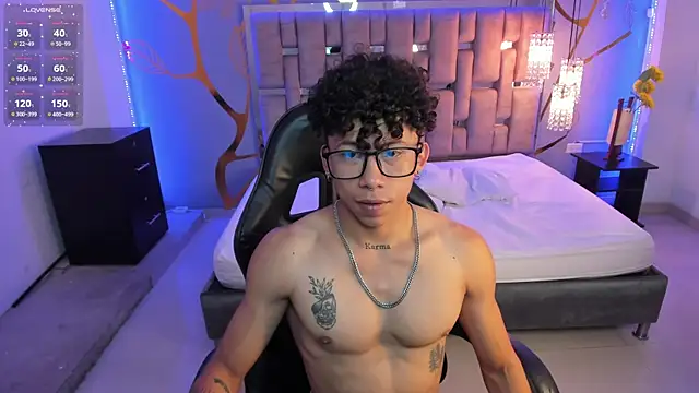 AkazaBoy  online show from February 28, 2025, 8:09 am