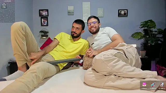 Snapshot of ETHAN_ADAM chatting on March 21, 2025, 1:45 pm ETHAN ADAM online show from March 21, 2025, 1:45 pm