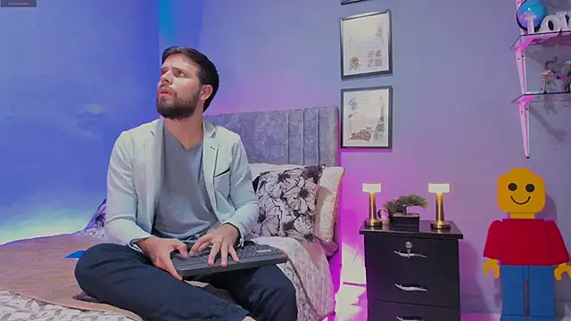 ETHAN ADAM online show from April 10, 2026, 6:26 pm