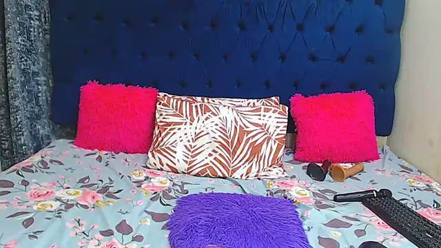 Snapshot of MelaninBear chatting on September 22, 2025, 2:45 pm MelaninBear online show from September 22, 2025, 2:45 pm