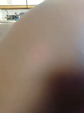 Snapshot of MelaninBear chatting on March 10, 2025, 6:05 am MelaninBear online show from March 10, 2025, 6:05 am