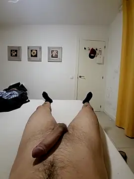 Snapshot of omarito100 chatting on December 17, 2025, 10:09 am omarito100 online show from December 17, 2025, 10:09 am