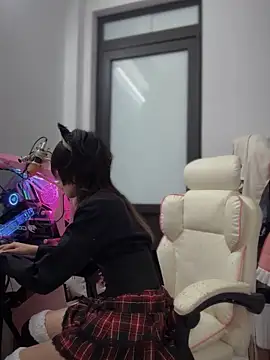 Snapshot of RassieRaph chatting on October 24, 2025, 7:35 pm RassieRaph online show from October 24, 2025, 7:35 pm