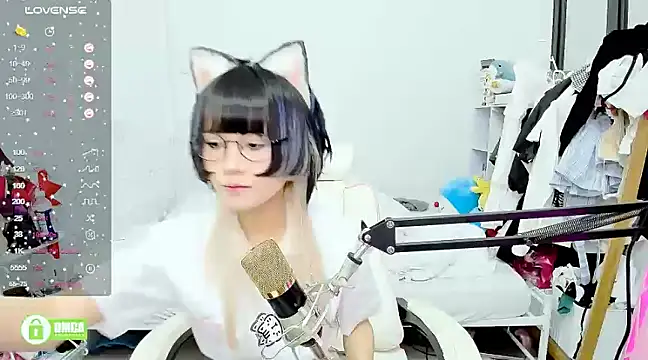 Snapshot of RassieRaph chatting on March 10, 2025, 4:03 pm RassieRaph online show from March 10, 2025, 4:03 pm