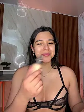 Snapshot of floriamANDjazmin chatting on April 30, 2026, 7:10 pm floriamANDjazmin online show from April 30, 2026, 7:10 pm