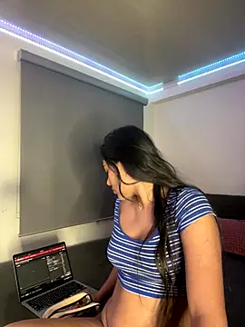 Snapshot of floriamANDjazmin chatting on November 14, 2025, 10:13 pm floriamANDjazmin online show from November 14, 2025, 10:13 pm