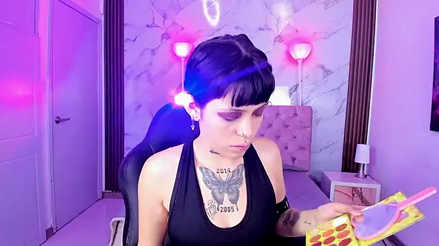 Snapshot of AuroraDiaz chatting on February 19, 2026, 11:40 am AuroraDiaz online show from February 19, 2026, 11:40 am