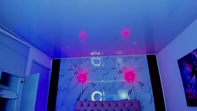 Snapshot of AuroraDiaz chatting on February 3, 2026, 7:19 pm AuroraDiaz online show from February 3, 2026, 7:19 pm