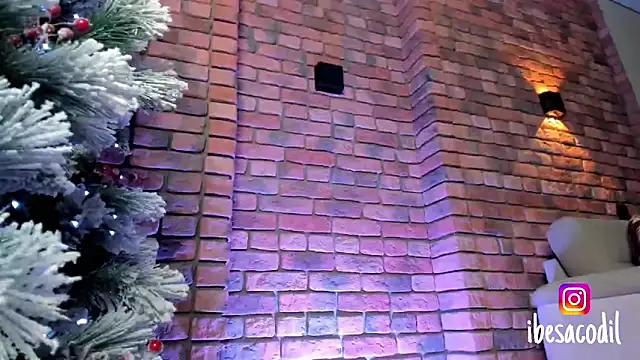 adriana allien online show from January 5, 2025, 11:01 pm