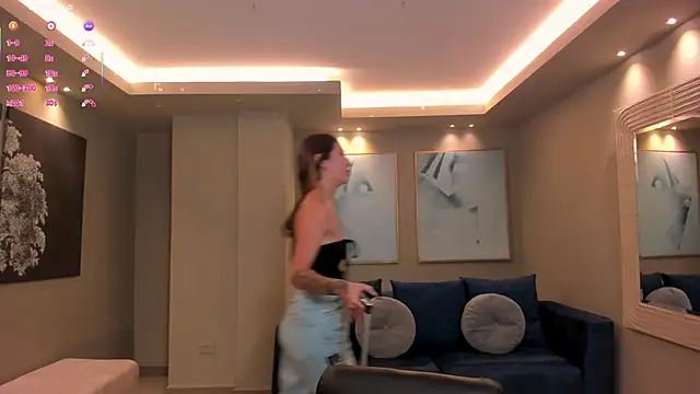 TaraLawrence online show from November 6, 2025, 4:27 am