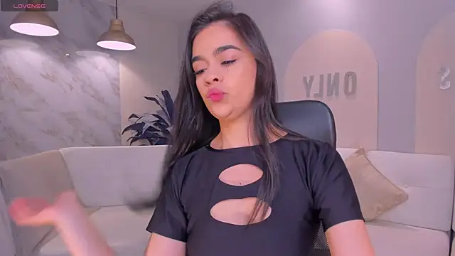 Snapshot of AlanaCraft chatting on October 28, 2025, 12:15 pm AlanaCraft online show from October 28, 2025, 12:15 pm