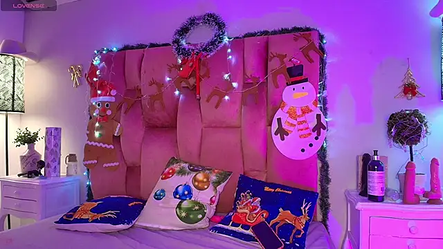 SweetBonniie online show from November 19, 2025, 11:43 am