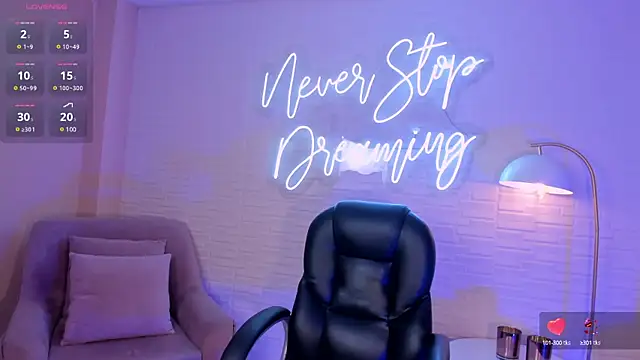 MaddisonLowe online show from March 14, 2025, 3:26 am