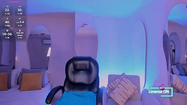 MaddisonLowe online show from September 19, 2025, 3:43 am