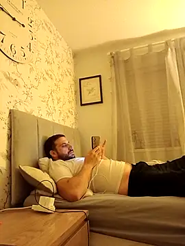 curiously-bi37 online show from October 4, 2025, 9:16 pm