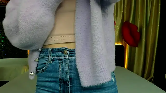 Snapshot of _Polly_Love_ chatting on February 19, 2025, 7:28 am Polly Love online show from February 19, 2025, 7:28 am