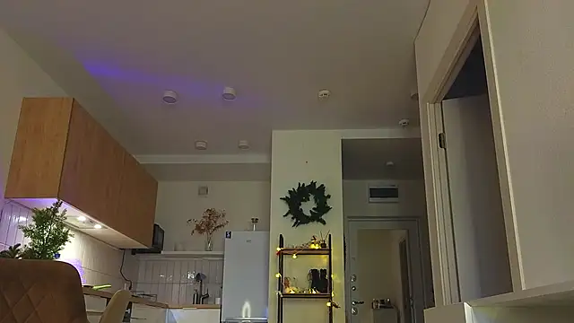 Lili Roze  online show from January 14, 2026, 5:11 am