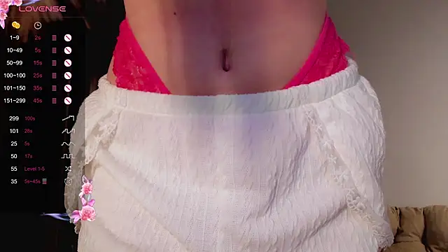 Snapshot of Lili_Roze_ chatting on February 18, 2025, 9:31 pm Lili Roze online show from February 18, 2025, 9:31 pm