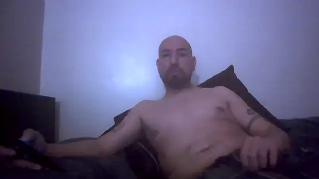 Snapshot of nakedtony81 chatting on April 4, 2026, 9:16 am nakedtony81 online show from April 4, 2026, 9:16 am