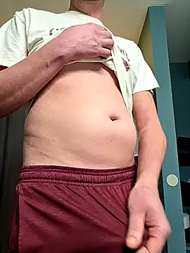 Snapshot of MrMechanic38 chatting on February 4, 2026, 1:17 pm MrMechanic38 online show from February 4, 2026, 1:17 pm