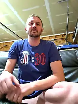 Snapshot of MrMechanic38 chatting on February 28, 2026, 12:43 am MrMechanic38 online show from February 28, 2026, 12:43 am