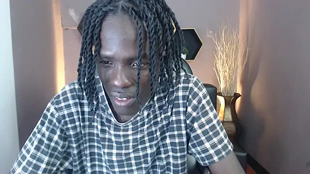 Snapshot of chombo_ath chatting on March 14, 2025, 8:17 pm chombo ath online show from March 14, 2025, 8:17 pm