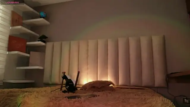 Megan mooree  online show from December 15, 2025, 12:11 pm