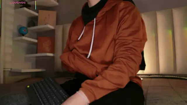 Snapshot of Megan_mooree_ chatting on February 19, 2026, 12:46 pm Megan mooree online show from February 19, 2026, 12:46 pm